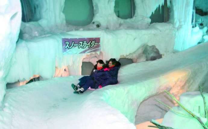 北海道アイスパビリオンのスノースライダー