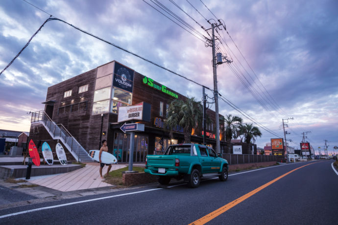 ビーチラインの夜の風景