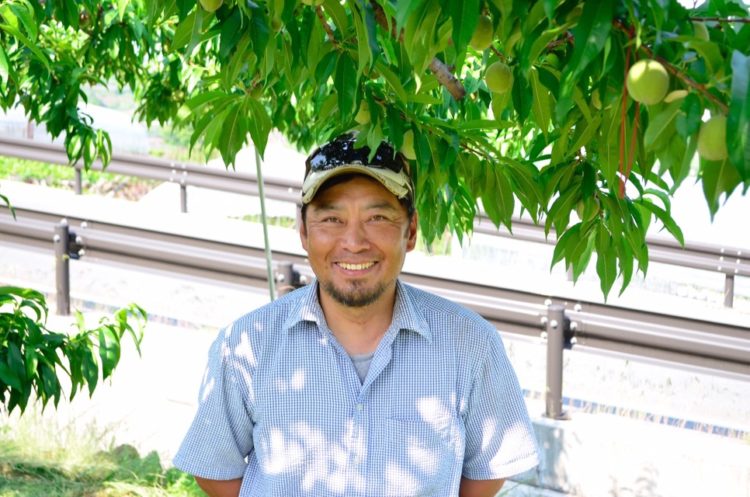 いいじまフルーツ観光園園主の飯島さん