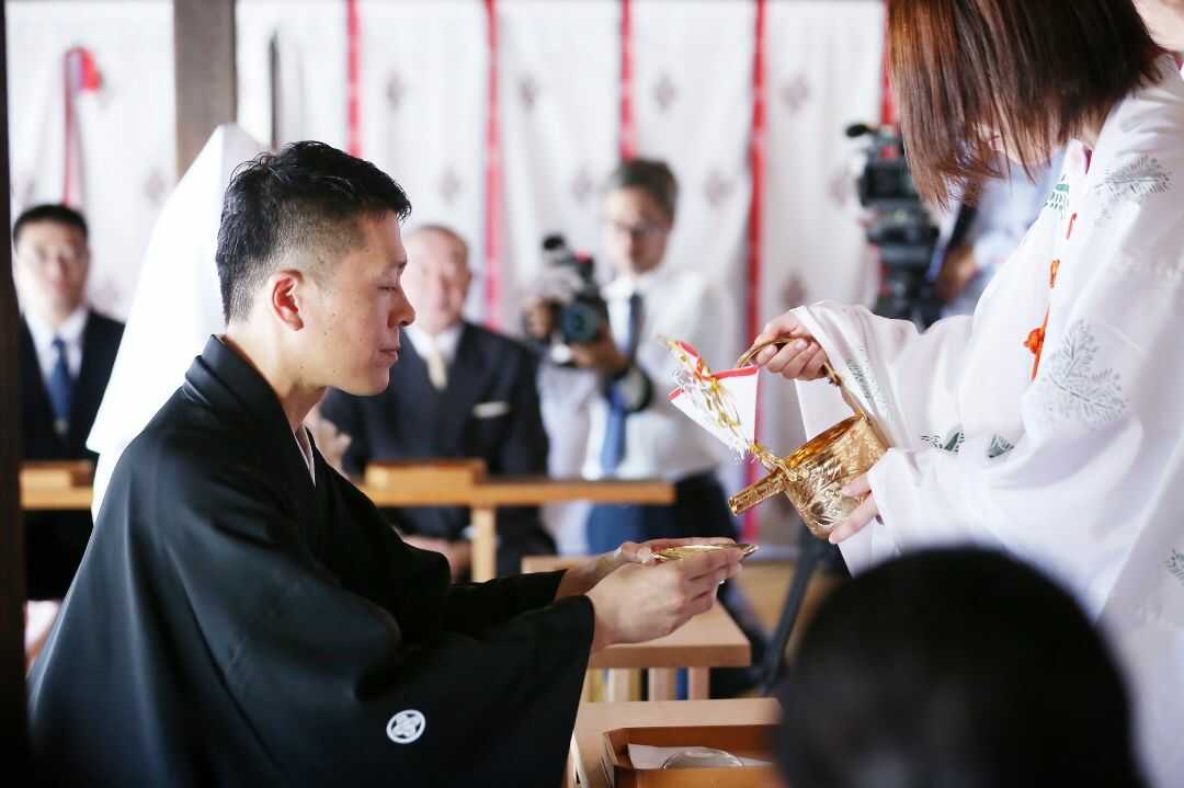 飯野八幡宮の神前式での三々九度