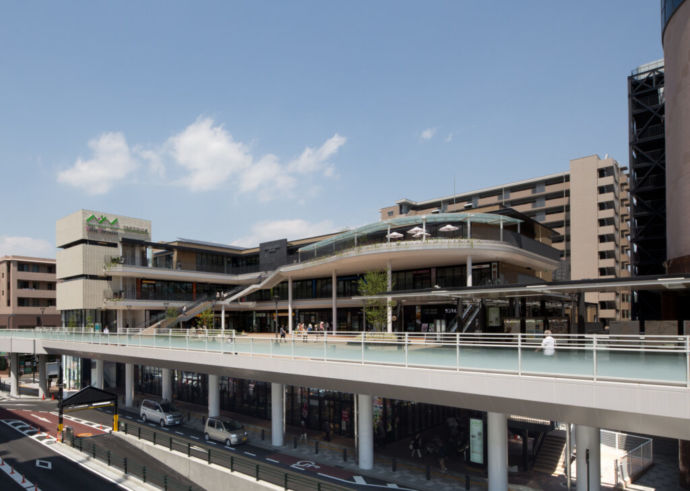 生駒市の生駒駅前の風景