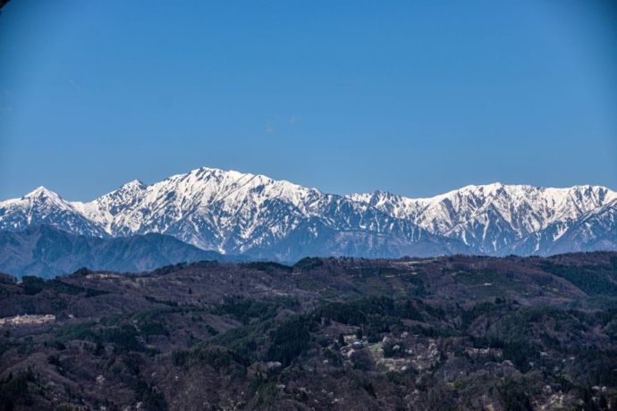 生坂村の里山から望む北アルプス