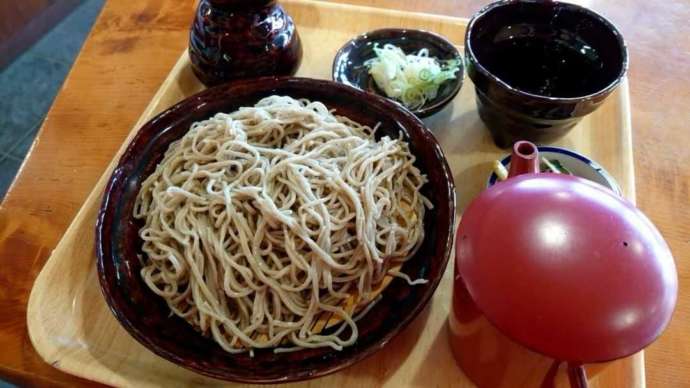 「道の駅 今井恵みの里」内の今井食堂で供される「盛りそば」