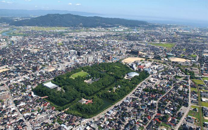 射水神社の歴史・見どころについて