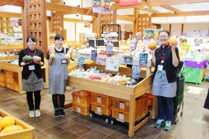 滋賀県大津市の「道の駅 妹子の郷」の店員さんたち