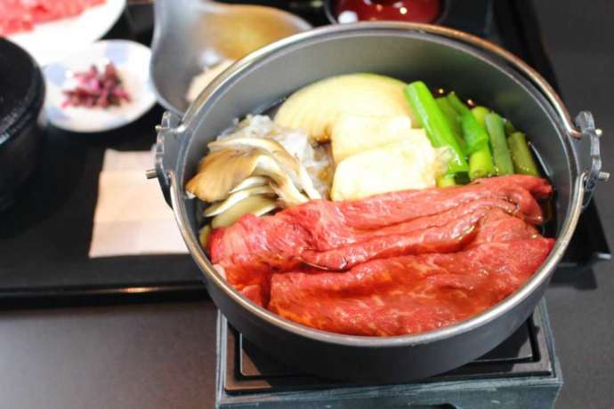 滋賀県大津市の「道の駅 妹子の郷」でいただける近江牛すき焼き御膳