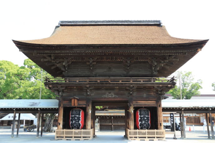 「尾張大國霊神社（国府宮）」の楼門