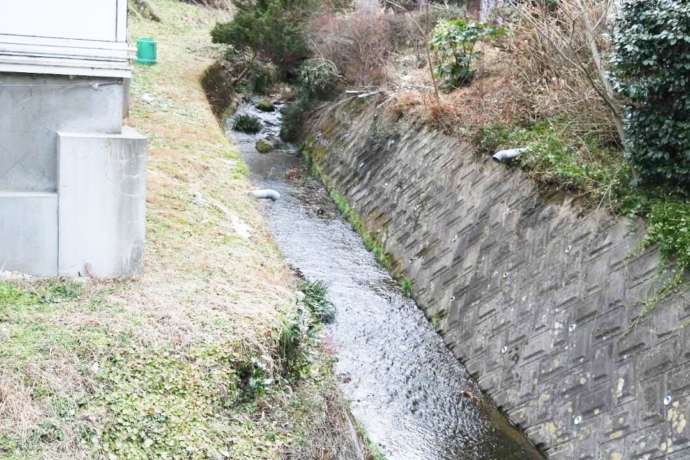 井上窯の工房周辺に流れる一級河川