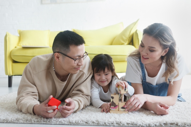 国際結婚をした夫婦と子ども