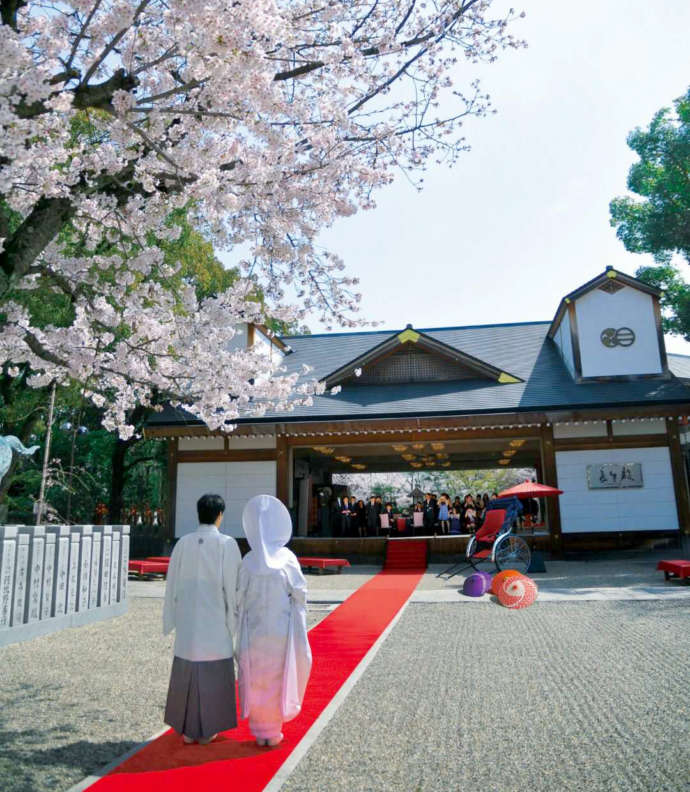 射楯兵主神社の境内