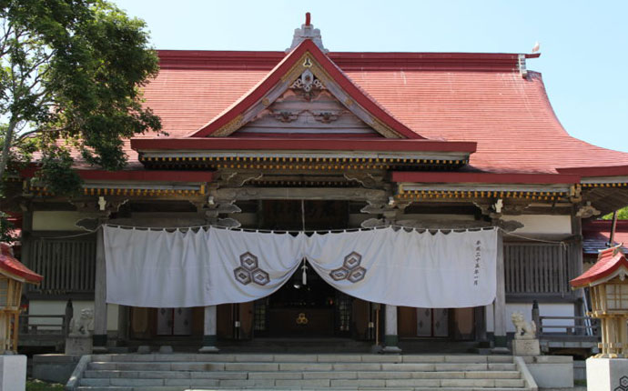 北海道釧路の神前結婚式｜阿寒の山々に臨む「厳島神社」とは？