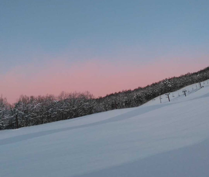 泉ヶ岳スキー場の新雪