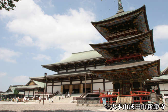 成田山新勝寺の大本堂