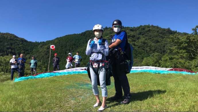 浜名湖パラグライダースクールの体験フライトの様子