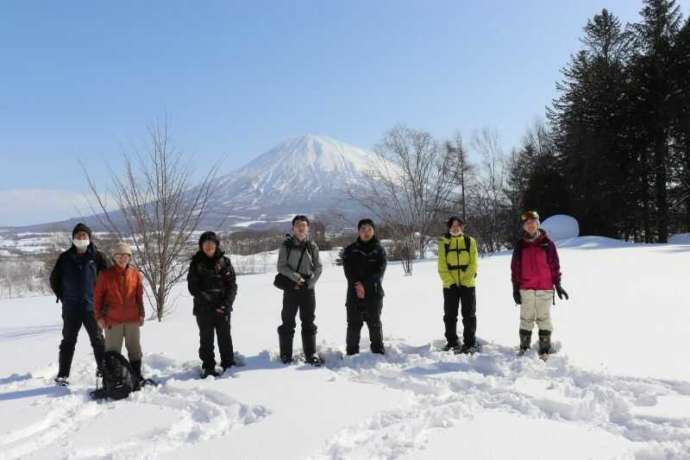 旭ヶ丘公園でのふるさと探訪の参加者の様子