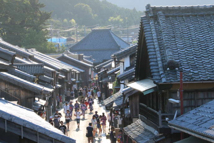 東海道の宿場町の一つである関宿の様子