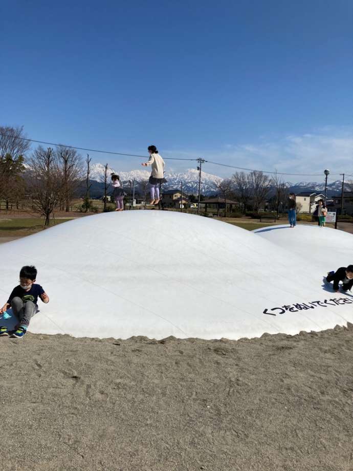 あさひの郷公園のふわふわドーム