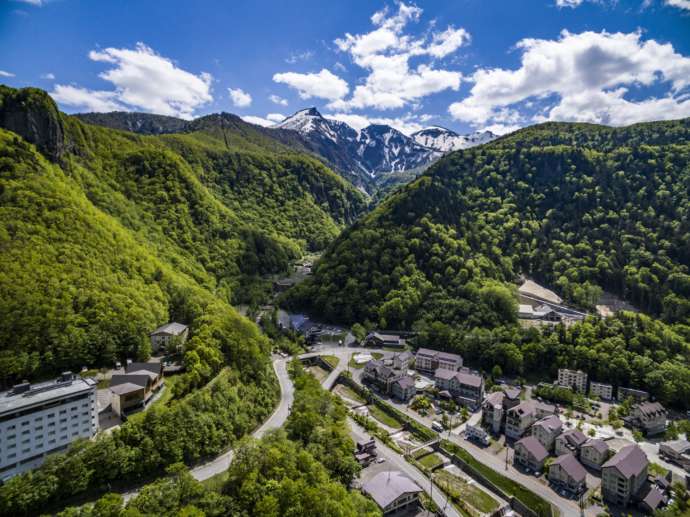 上川町の大雪山と層雲峡の全景