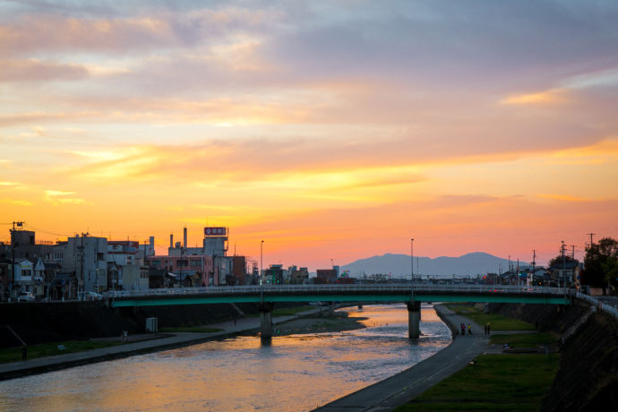 夕暮れの加茂川