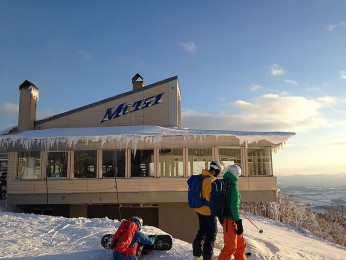 北海道旭川市にあるカムイスキーリンクススキー場の様子