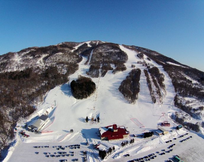 北海道旭川市にある「カムイスキーリンクススキー場」の全景