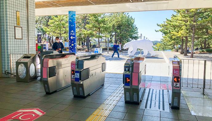 八景島駅・改札