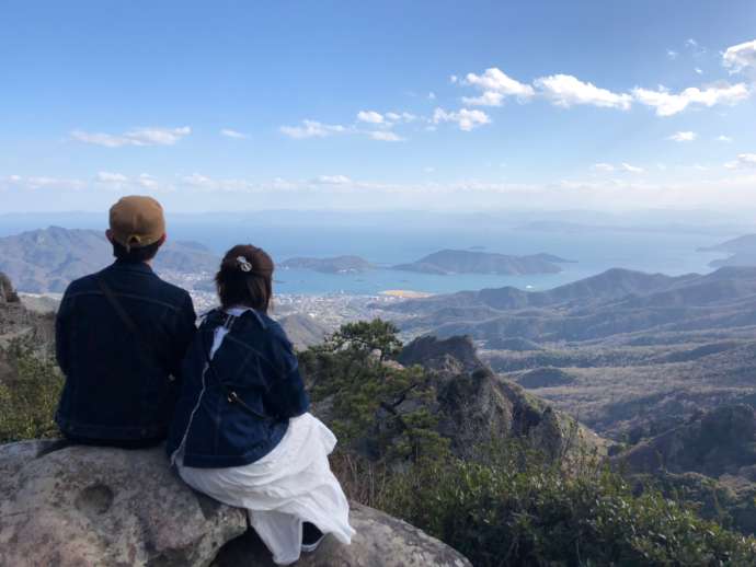 「寒霞渓ロープウェイ」沿線の観光スポット「鷹取展望台」からの眺望