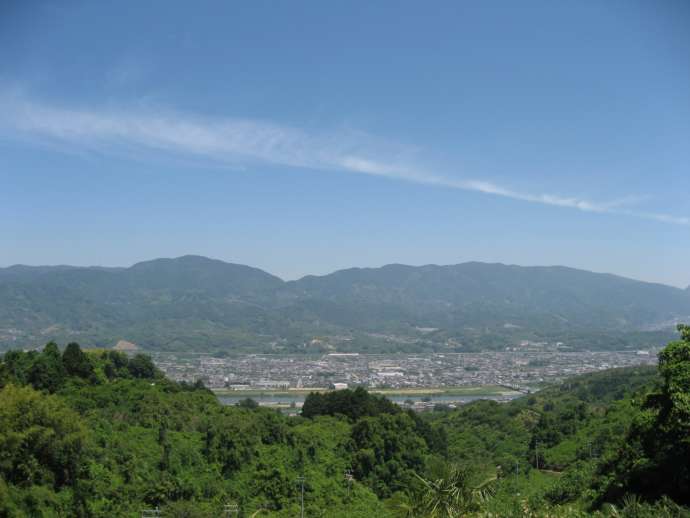 山の上から見下ろしたかつらぎ町