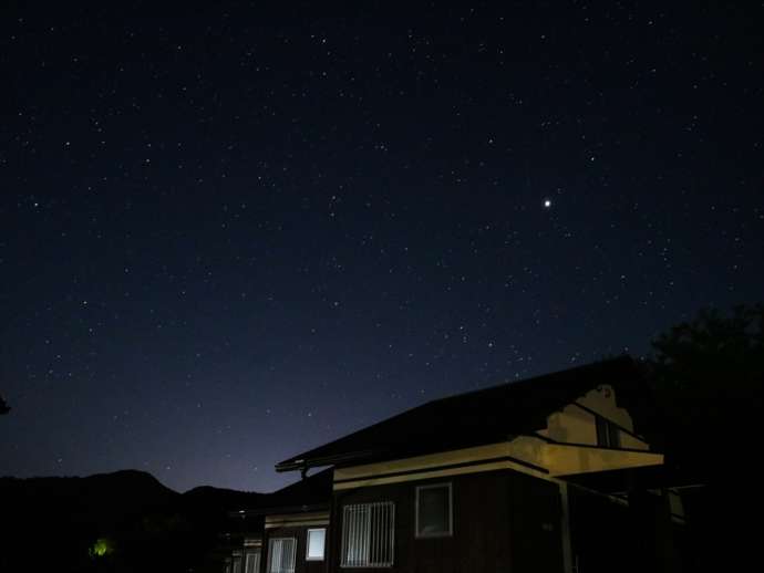 夜のキャンプ場