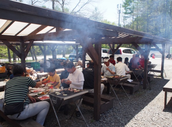 清里丘の公園オートキャンプ場内にあるバーベキュー場