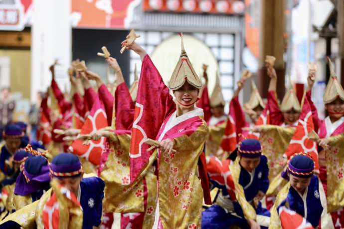 よさこい祭りの踊り子