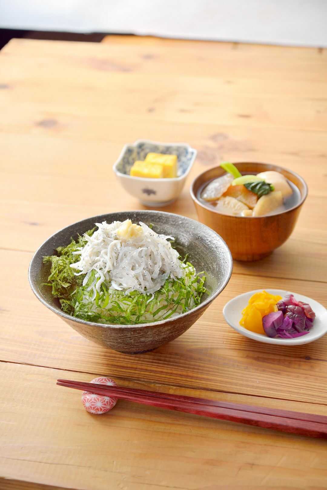 こまち茶屋のしらす丼