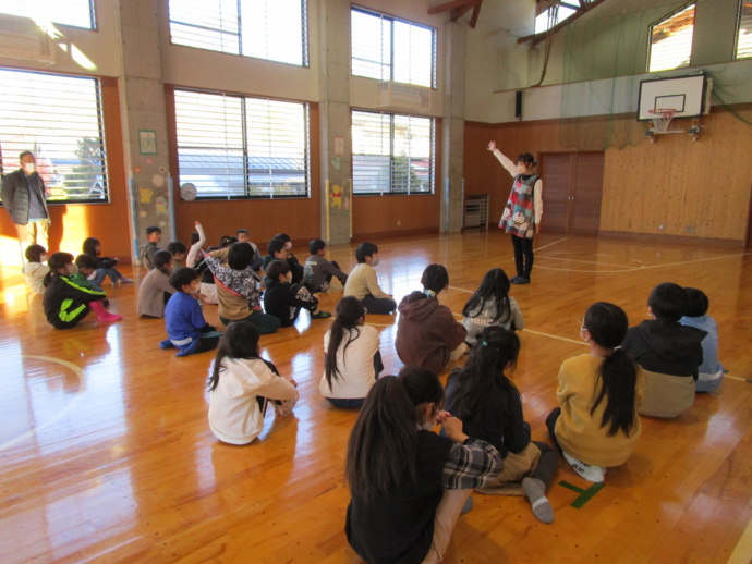 小海なかよし児童館で遊ぶ子どもたち