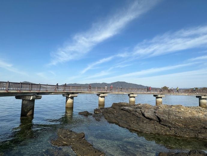 下松市にある「はなぐり海岸 海上プロムナード」（笠戸島海上遊歩道）