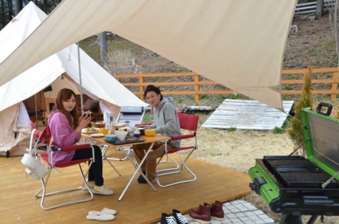 静岡県富士宮市にある「まかいの牧場」での食事風景