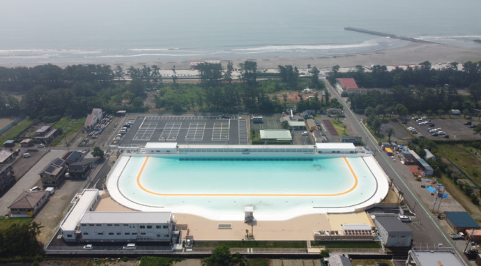 静波サーフスタジアムの外観