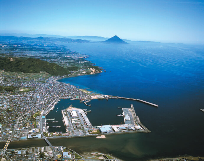 空から見た枕崎市の全景