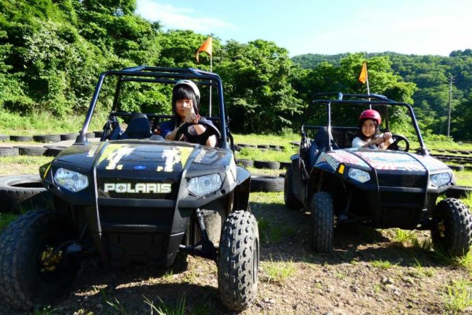 岐阜県のめいほう高原キャンプフィールドで楽しめるバギー