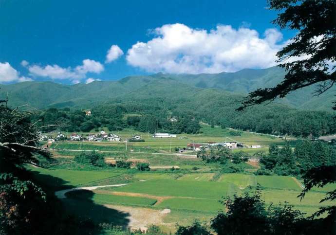 「道の駅あおき」がある長野県小県郡青木村の様子