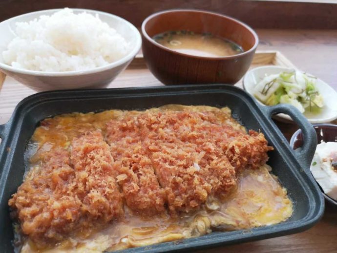 道の駅足柄・金太郎のふるさとで食べられる鶏かつ煮定食