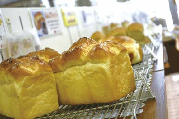 「道の駅はが」M'sベーカリーの焼きたてパン