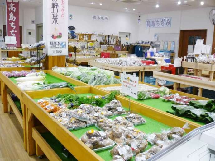 「道の駅マキノ追坂峠」内の農産物・加工品直売コーナーの様子その2