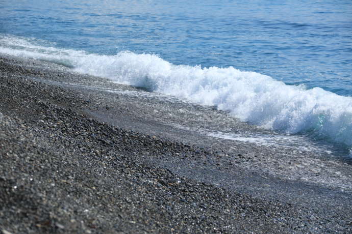 七里御浜の波打ち際