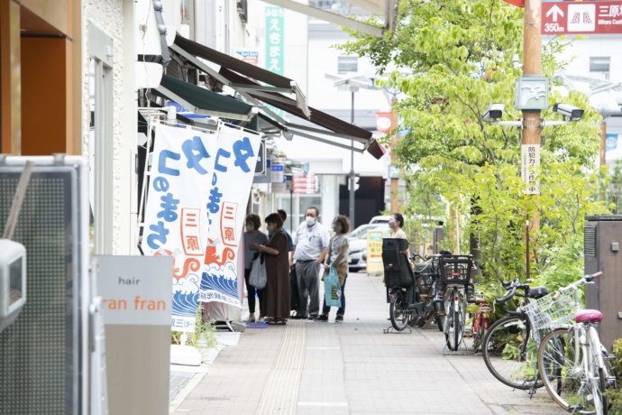 三原市の駅前の商店街