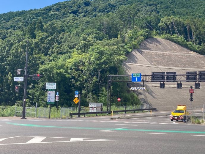 水俣市の水俣インターチェンジの入口