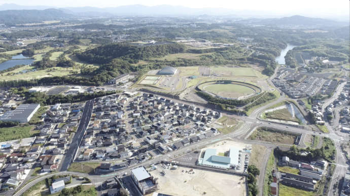 住宅団地「光陵ワンダーガーデンズ」と都市公園「光陵グリーンパーク」