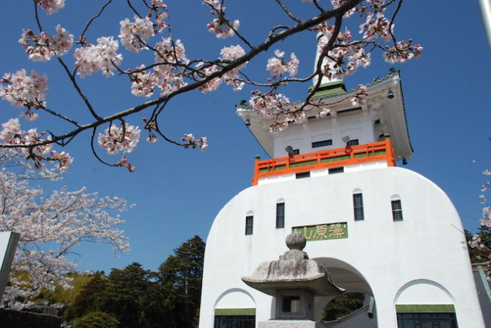 茂原市の茂原公園にある、藻原寺山門