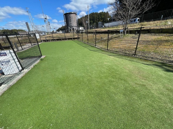 「道の駅 もっくる新城（しんしろ）」敷地内に整備された小型犬用ドッグラン