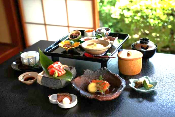 「料亭 能登新」の鮭料理