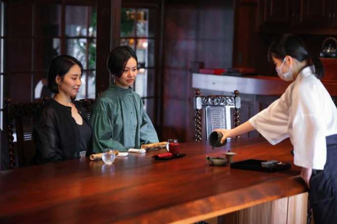 「茶寮きっかわ　嘉門亭」でお茶のおもてなしを体験
